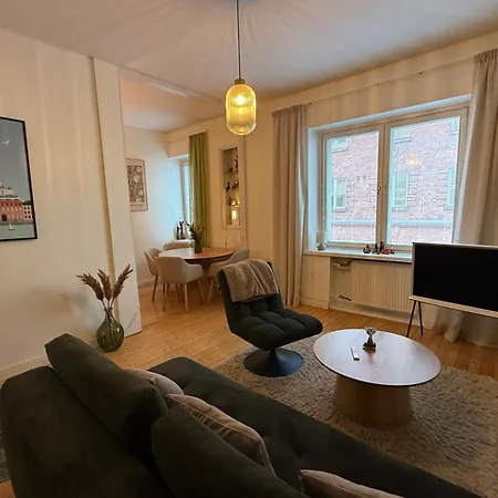 Cozy In Punavuori Apartment