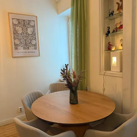 Cozy In Punavuori Apartment
